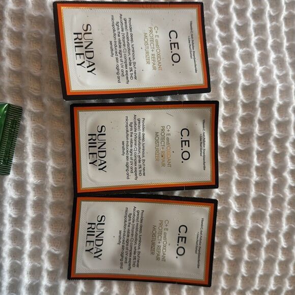 Sunday Riley Set of 4 Samples - Picture 2 of 4